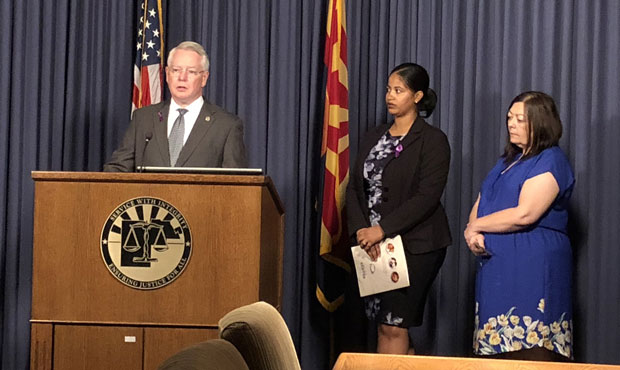 Maricopa County partners with shelter for domestic violence awareness