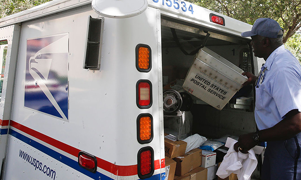 These Phoenix-area US post offices are open on Sundays for holiday business