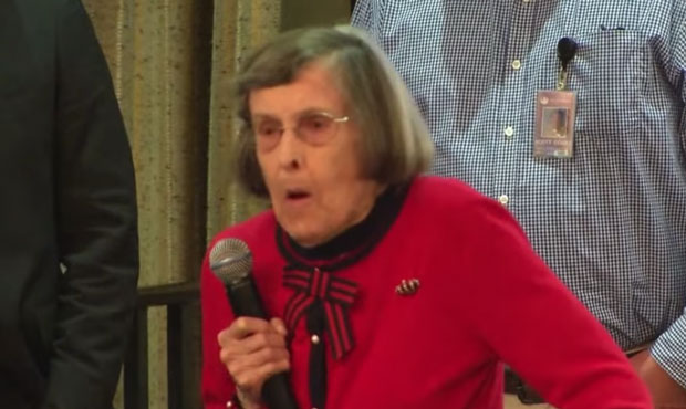 90-year-old lady who ripped Suns' owner takes aim at Phoenix lawmaker
