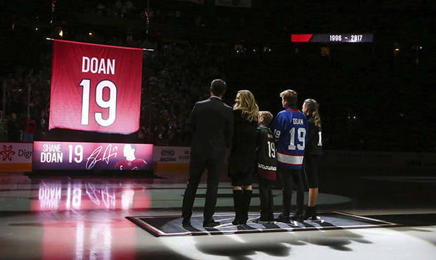 From left to right Shane Doan, left, wife Andrea Doan, children Carson Doan, Josh Doan, and Karys D...