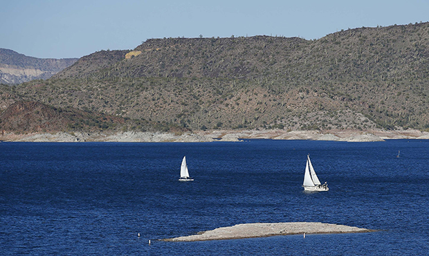 1 dead, 3 injured in boating accident at Lake Pleasant