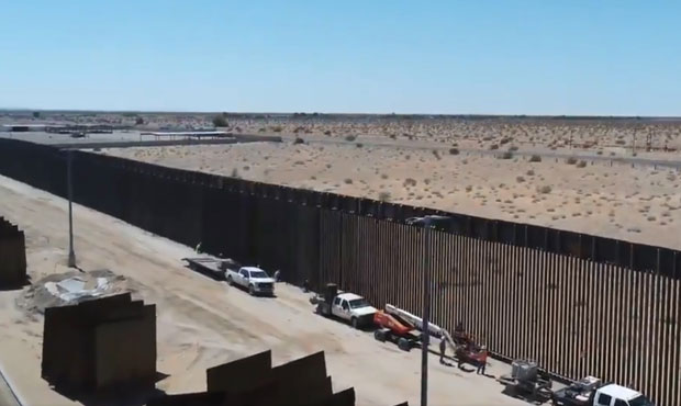 30-foot-tall barrier rising along Arizona-Mexico border