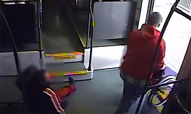 Video: Man arrested after attempt to steal a wheelchair on Phoenix light rail