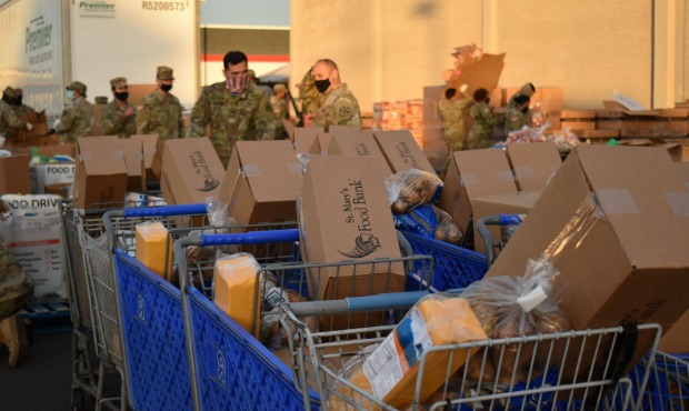 St. Mary's distributes Thanksgiving meals to nearly 11,000 Arizona families