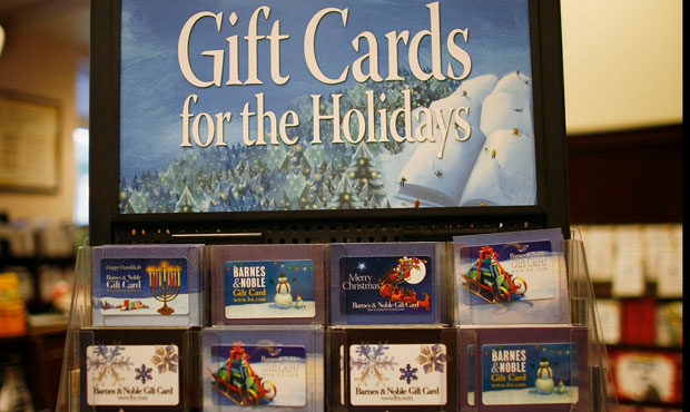 75-year-old Arizona man scammed into buying $30K in gift cards