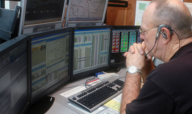 Understaffed Phoenix 911 dispatch center looking to fill 43 vacancies
