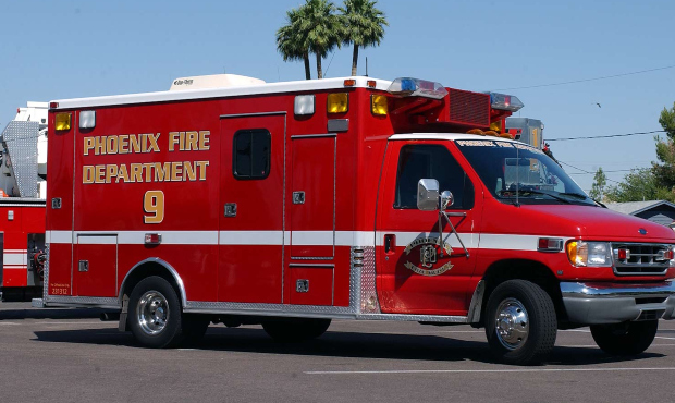 5 people injured in 2-vehicle crash in Phoenix