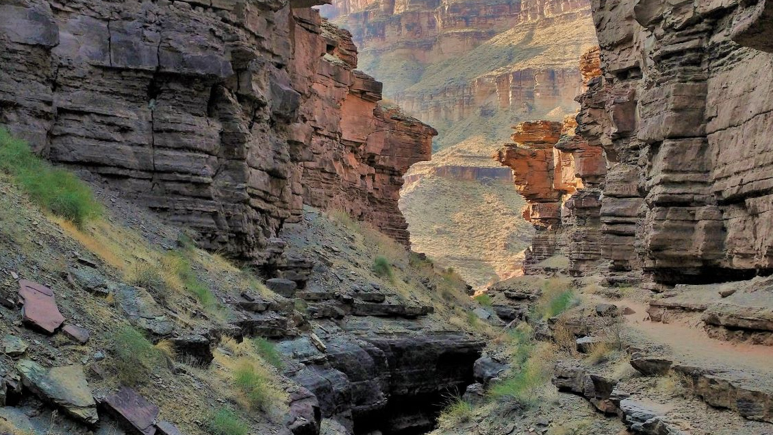 Man on river trip dies after 50-foot fall at Grand Canyon
