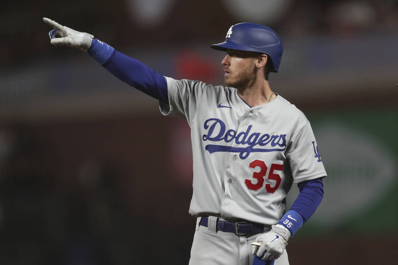 Dodgers beat Giants 2-1 in playoff thriller, advance to NLCS