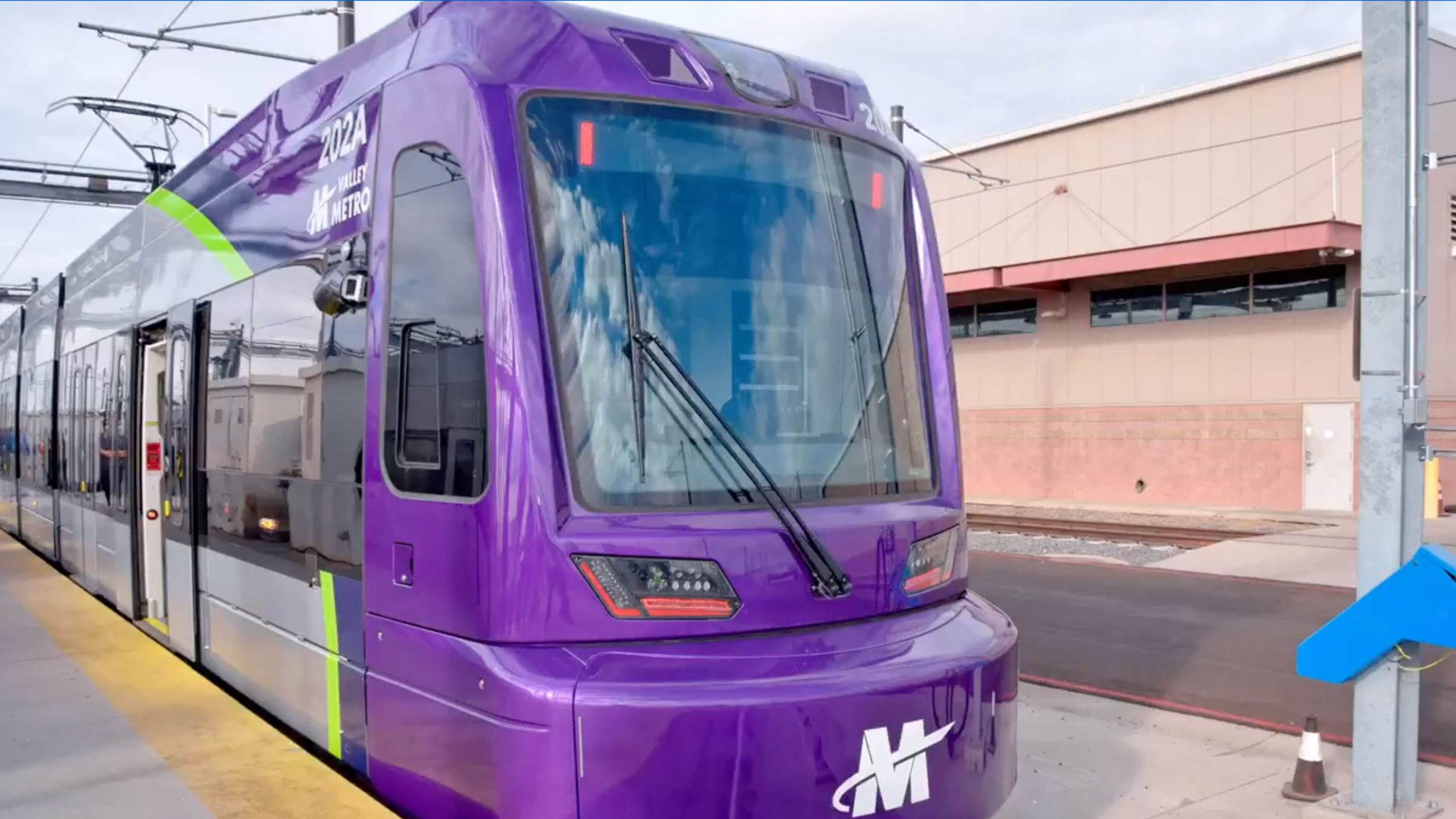 Valley Metro introduces new fleet of light rail vehicles