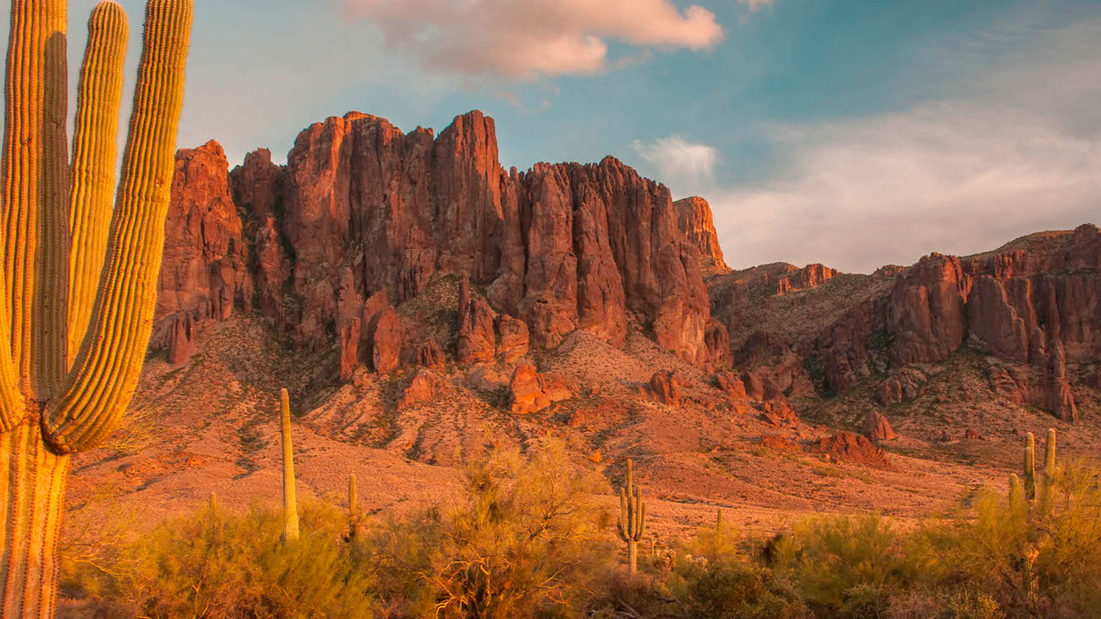 Hiker dies after falling hundreds of feet in Superstition Mountains