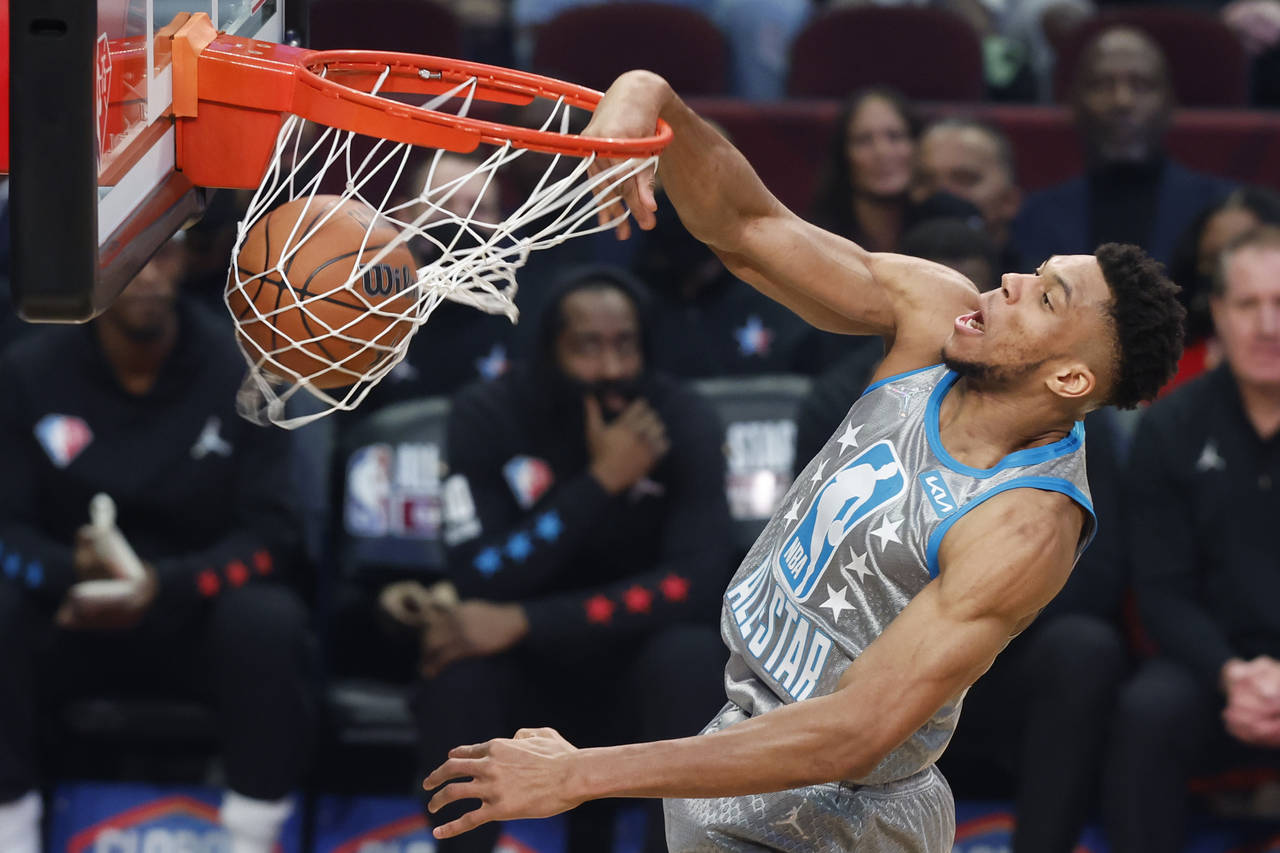 Curry sets 3s record, LeBron the winner in NBA All-Star Game