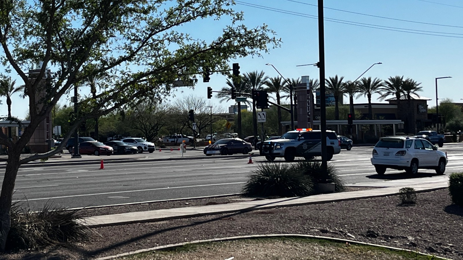 5 people, including child, injured in shooting at Tanger Outlets in Glendale
