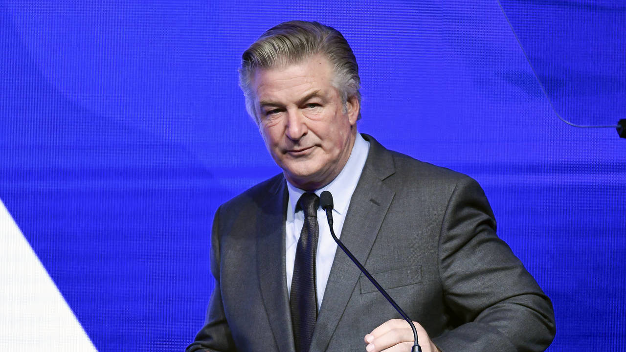 Alec Baldwin to be charged with manslaughter in shooting on movie set