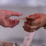 
              A customer pays using Croatian Kuna note at the vegetable market in downtown Zagreb, Croatia, Tuesday, July 12, 2022. The European Union is set to remove the final obstacles for Croatia to adopt the euro, ensuring the first expansion of the currency bloc in almost a decade. (AP Photo/Darko Bandic)
            