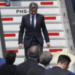 
              US Secretary of State Antony Blinken deplanes at Benito Juarez International Airport in Mexico City, Monday, Sept. 12, 2022. (AP Photo/Fernando Llano)
            