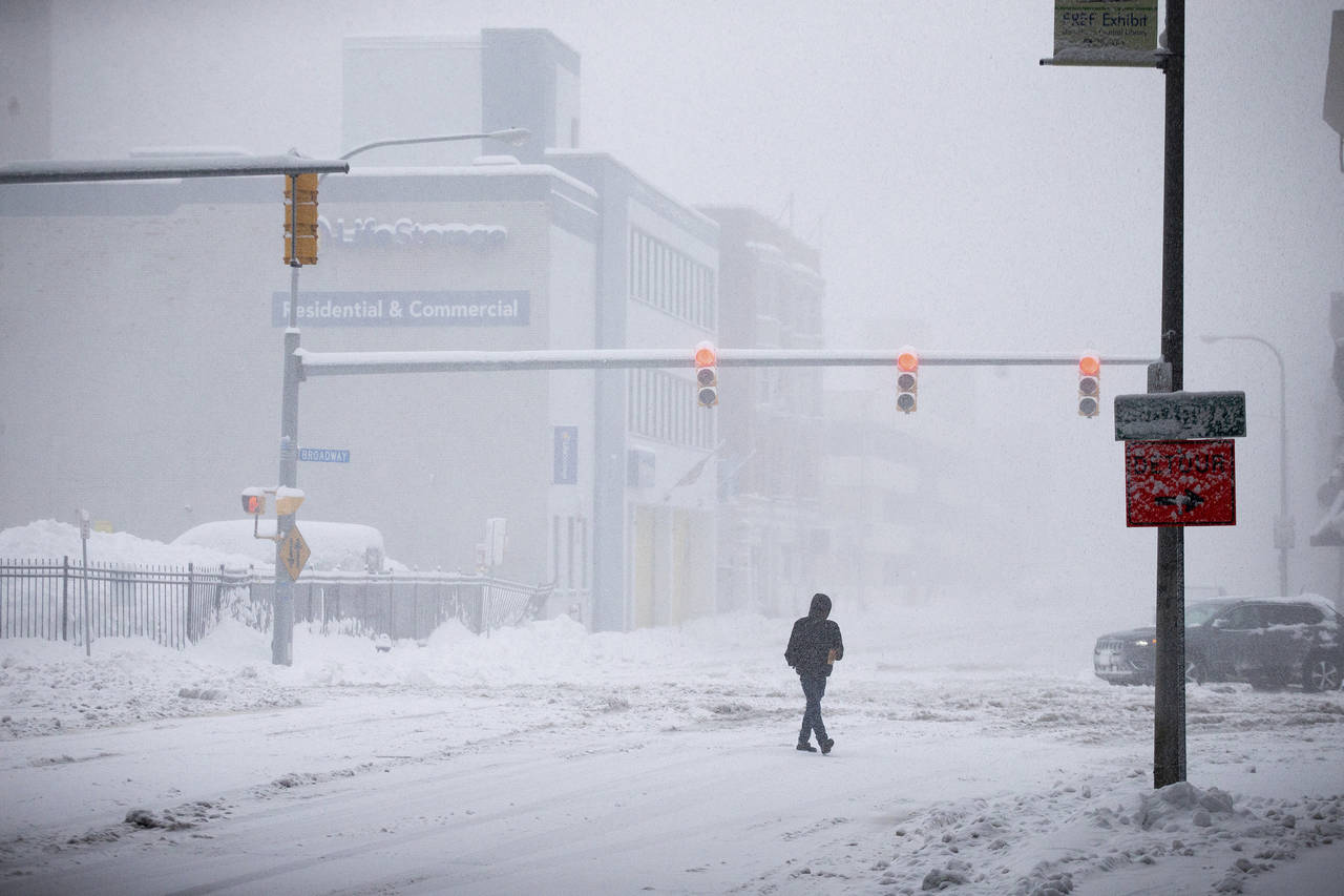 Dangerous Lake Effect Snow Paralyzes Parts Of New York State 0303