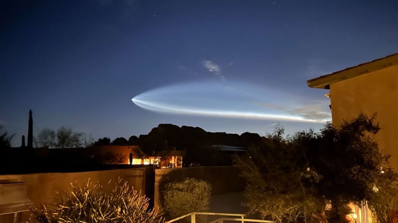 Giant rocket from Space X Falcon 9 rocket seen in Phoenix...