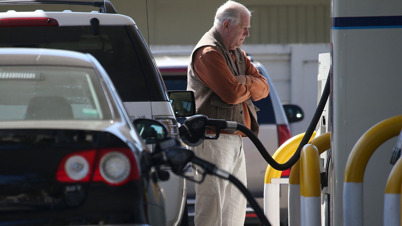 EPA fuel waiver will keep Arizona gas prices down, Hobbs says...