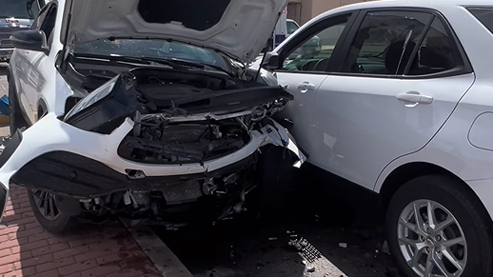 Multivehicle crash in Scottsdale causes injuries, road closure