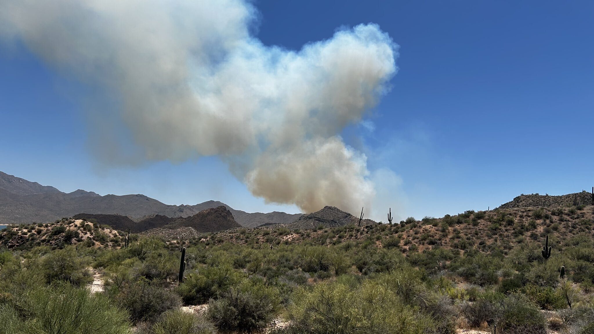 Firefighting crews are battling the Riverside Fire north of Fountain Hills. (Tonto National Forest ...