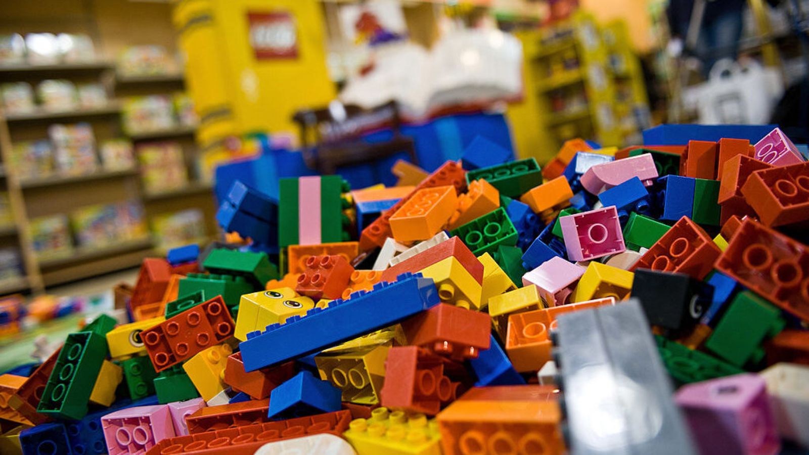 Arizona Legoland center looking for 10 kids for Lego-building club