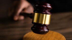Phoenix man sentenced to 7 years in prison for assaulting officers
