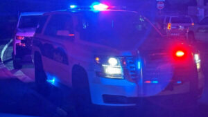 Suspect arrested after allegedly shooting 2 people in Phoenix, leading police on highway chase