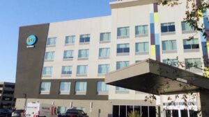 New Park Central hotel opens in Phoenix