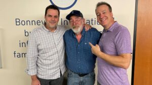 Former colleagues, Arizona politicians celebrate career of retiring KTAR News journalist Jim Cross