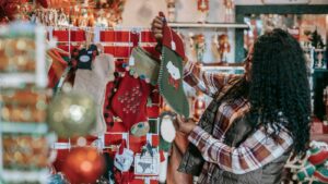 Arizona treasurer provides tips on how to avoid holiday debt