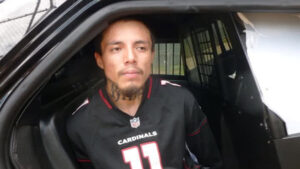 1 of 6 inmates who escaped from an eastern Arizona jail remains at large