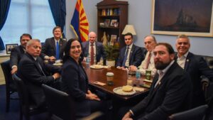 Arizona congressional members sit down together for bipartisan breakfast