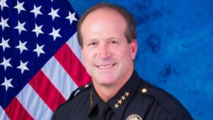 Glendale Police Chief Chris Briggs retiring after 32 years with department