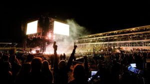 DJ Tiësto replaces Swedish House Mafia at Phoenix Open Birds Nest