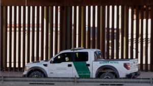 3 men arrested near Tucson after fleeing from Border Patrol