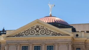 Man stabbed to death at bus stop near Arizona Capitol in Phoenix