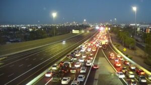 1 woman killed in multi-vehicle collision on Loop 202 in Phoenix