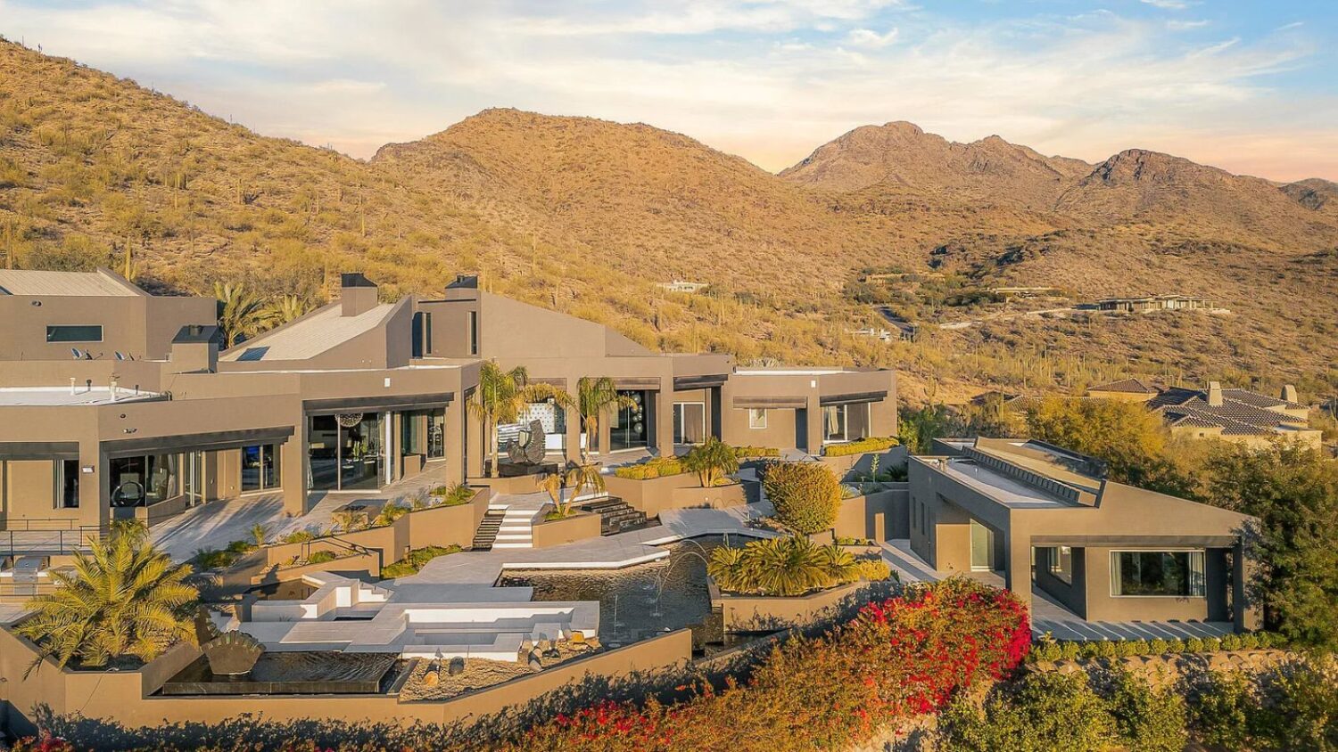 Scottsdale estate owned by professional golfer full of unique features...