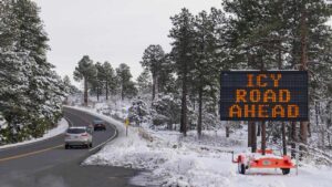 5th person dies after chain-reaction collision on Interstate 40 near Holbrook