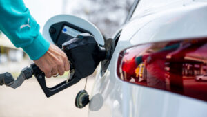 Arizona gas prices expected to fall, but tariffs create uncertainty