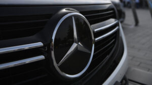 2 Arizonans arrested after border agents find meth hidden in Mercedes-Benz SUV