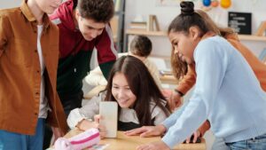 Arizona's Hobbs, Horne find common ground on school cellphone ban