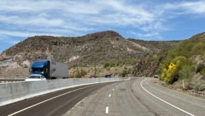 Some I-17 traffic shifts to flex lanes for improvement project north of Valley