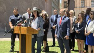 New Arizona law mandates incarceration for luring undercover officers posing as children