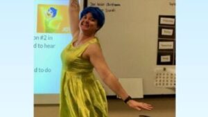 Chandler middle school teacher honored by Bruce and Gaydos with $2,500 award