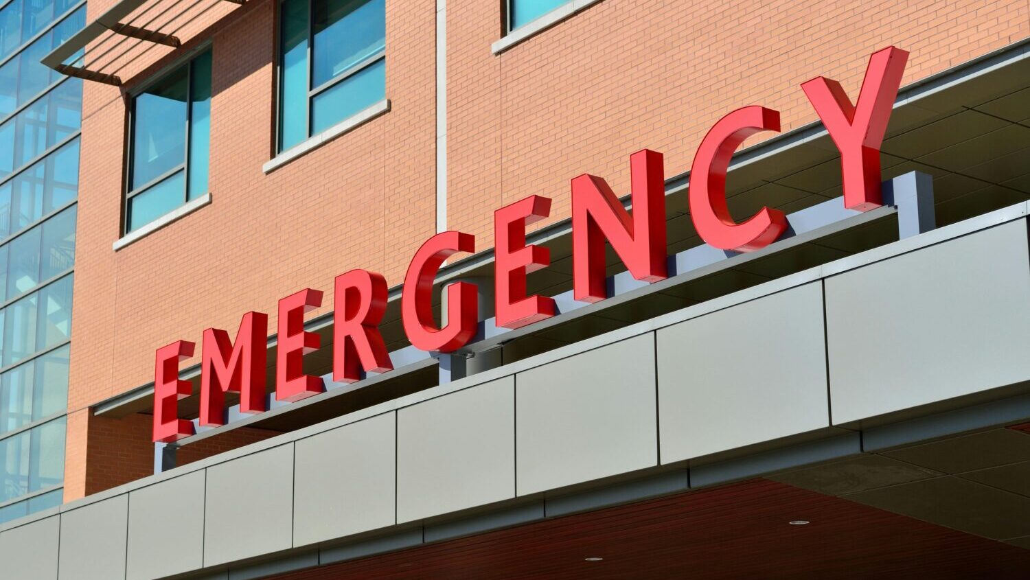 A gunshot victim died after being dropped off at a northwest Phoenix hospital on over the weekend....