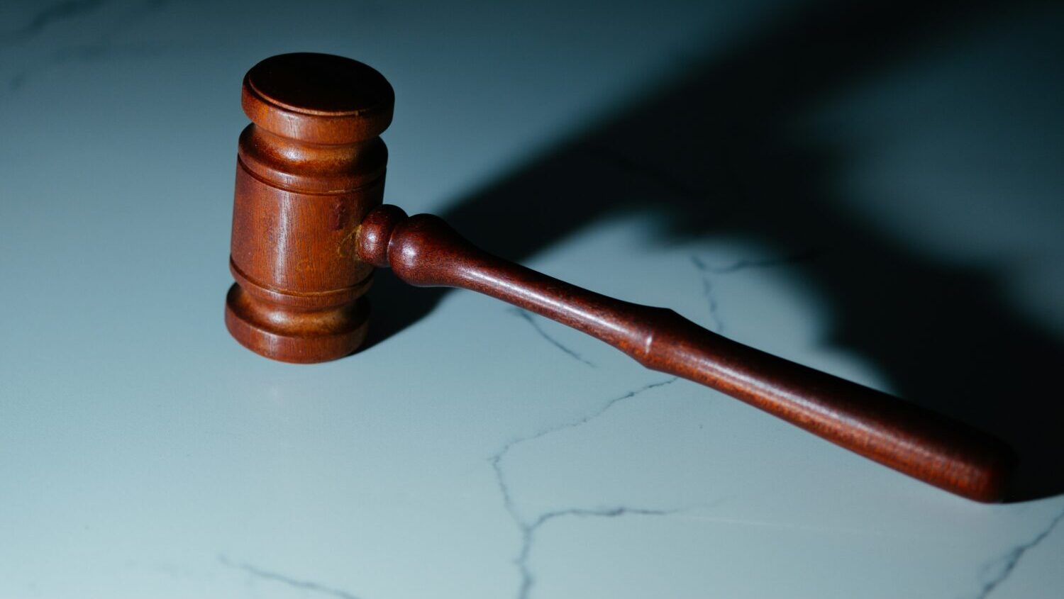 An Avondale man pleaded guilty to conspiracy to transport illegal aliens for profit on Monday, offi...