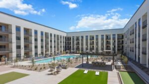Alta 87 apartment complex in Gilbert opens with free lease specials
