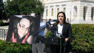 Rep. Yassamin Ansari demands medical care for woman with cancer held at Eloy detention center